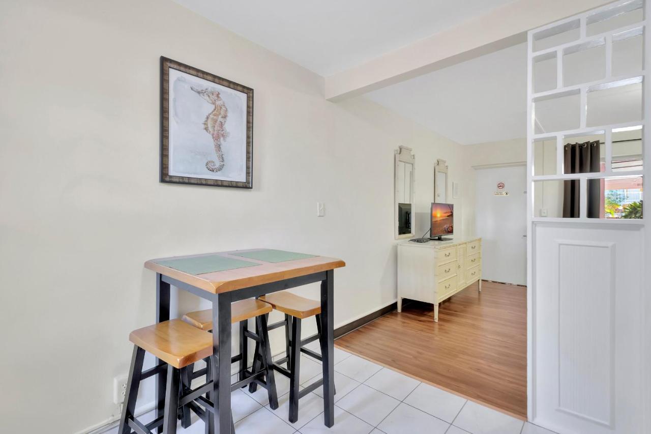 פומפנו ביץ' Seahorse Guesthouse מראה חיצוני תמונה