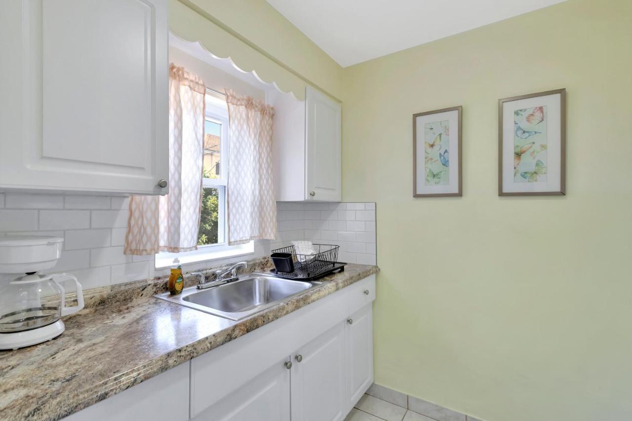 פומפנו ביץ' Seahorse Guesthouse מראה חיצוני תמונה
